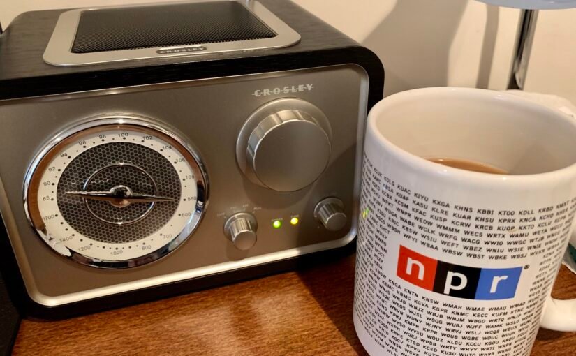 NPR פונים לפודקאסטים להציל את הרדיו הציבורי